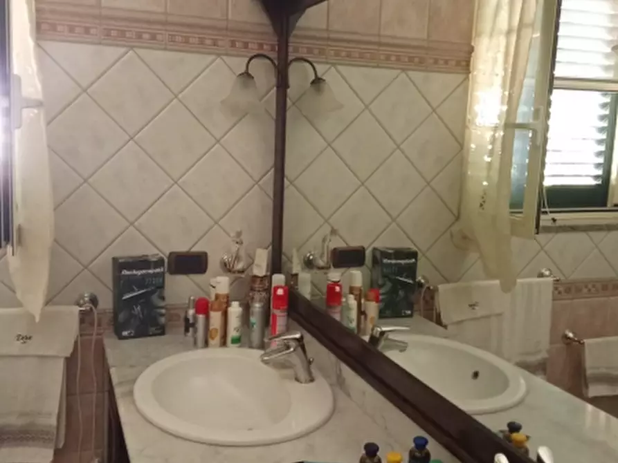 Immagine 26 di Villa in vendita  a Dragoni