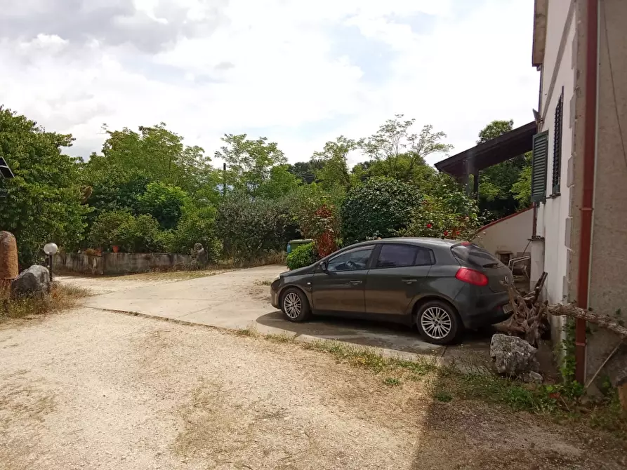 Immagine 29 di Villa in vendita  a Dragoni