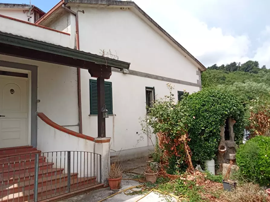 Immagine 30 di Villa in vendita  a Dragoni