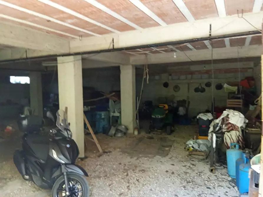 Immagine 8 di Villa in vendita  a Dragoni