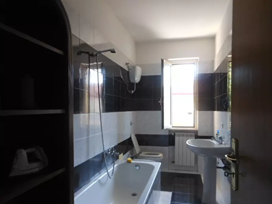 Immagine 16 di Villetta a schiera in vendita  a Teano