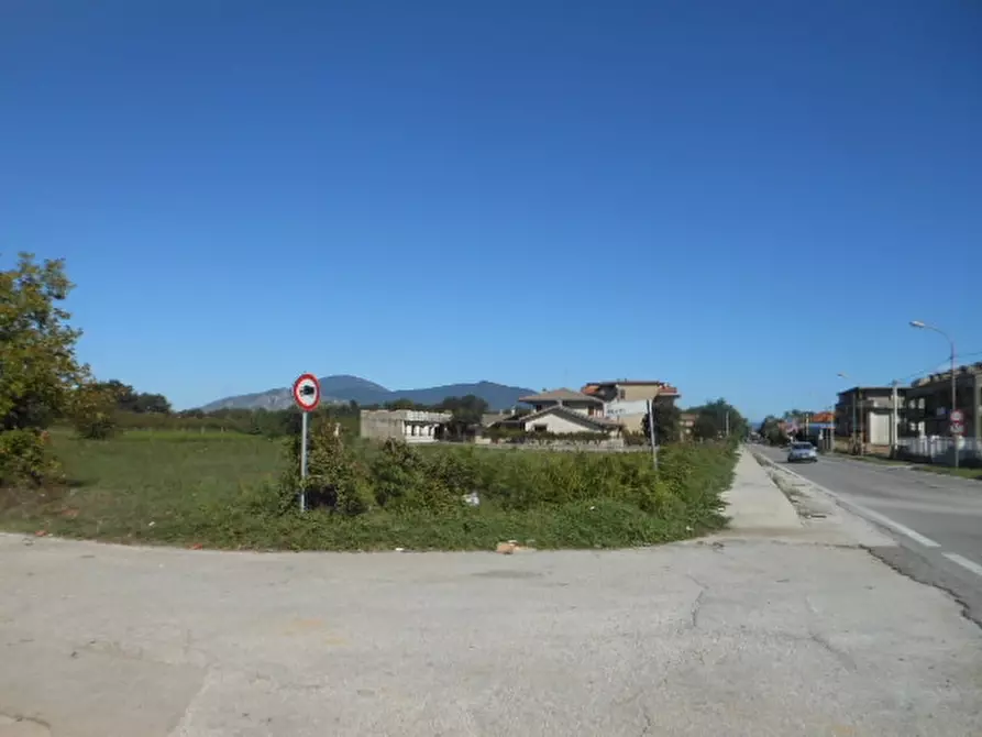 Immagine 3 di Terreno industriale in vendita  in VIA MONTANO a Caianello