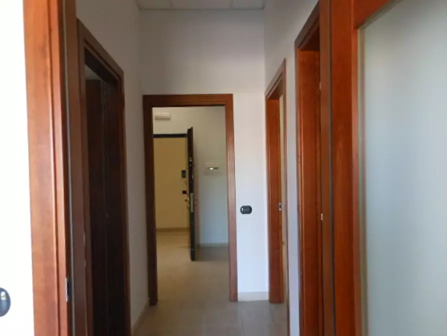 Immagine 3 di Ufficio in vendita  in VIA CERASELLE a Caianello