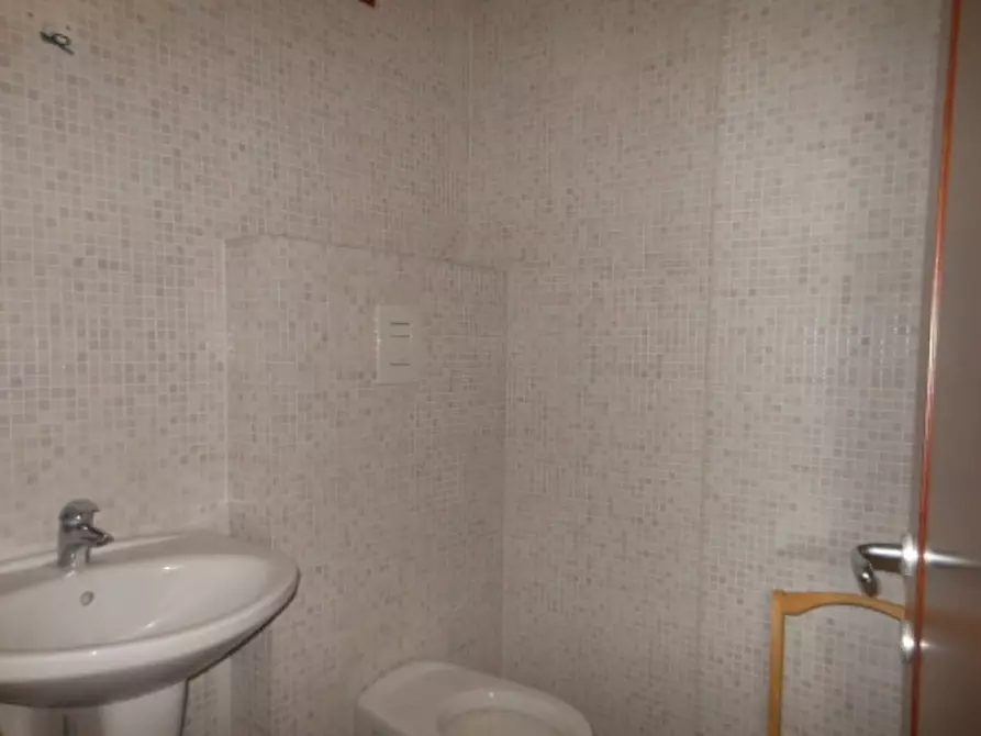 Immagine 6 di Ufficio in vendita  in VIA CERASELLE a Caianello