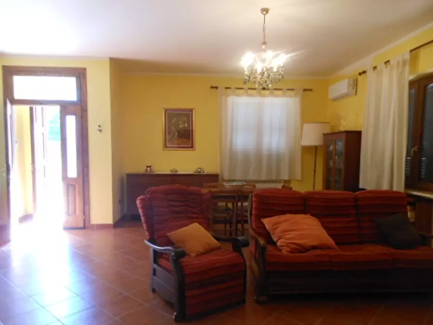 Immagine 2 di Villa in vendita  a Marzano Appio