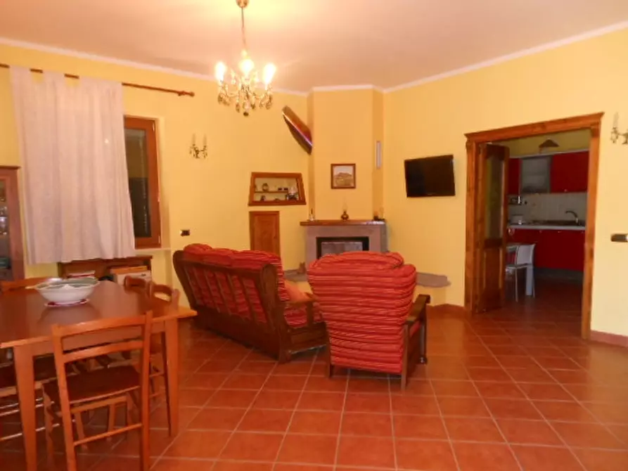 Immagine 3 di Villa in vendita  a Marzano Appio