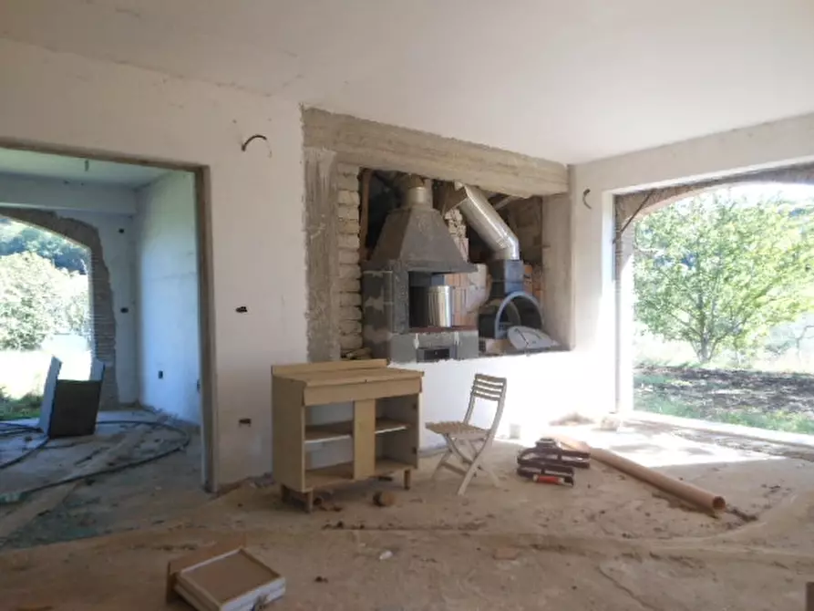 Immagine 14 di Villa in vendita  a Pietravairano