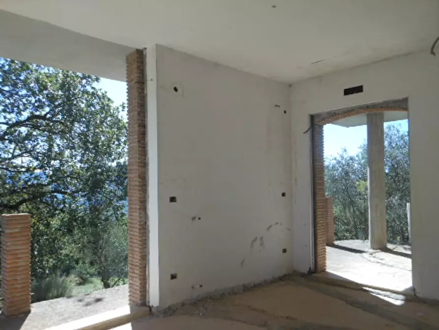 Immagine 7 di Villa in vendita  a Pietravairano