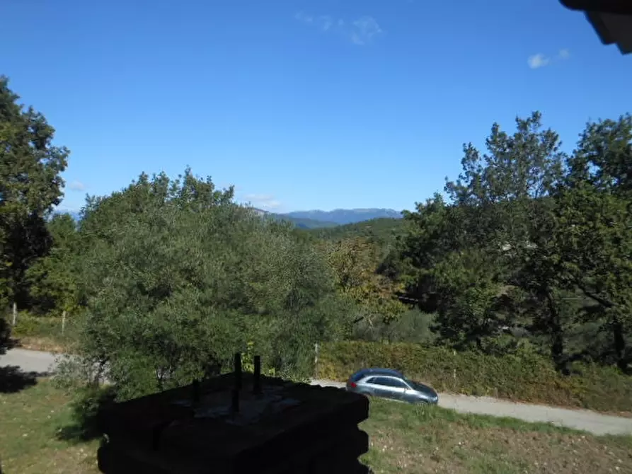 Immagine 8 di Villa in vendita  a Pietravairano