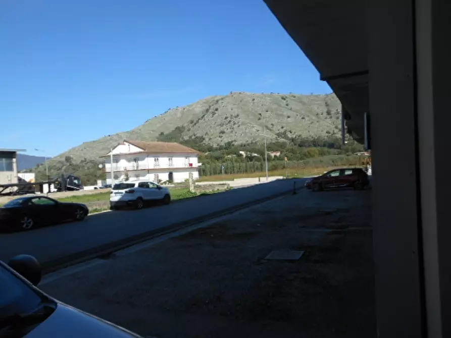 Immagine 10 di Locale commerciale in vendita  a Vairano Patenora