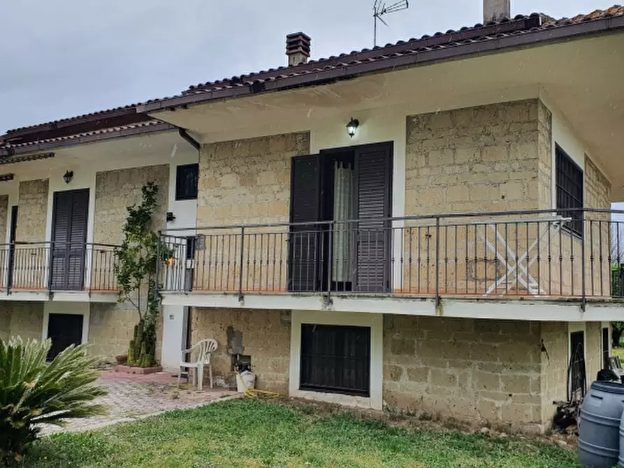Immagine 1 di Casa indipendente in vendita  a Caianello