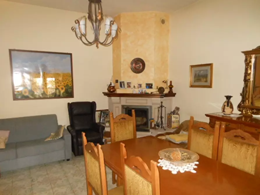 Immagine 13 di Casa indipendente in vendita  a Vairano Patenora