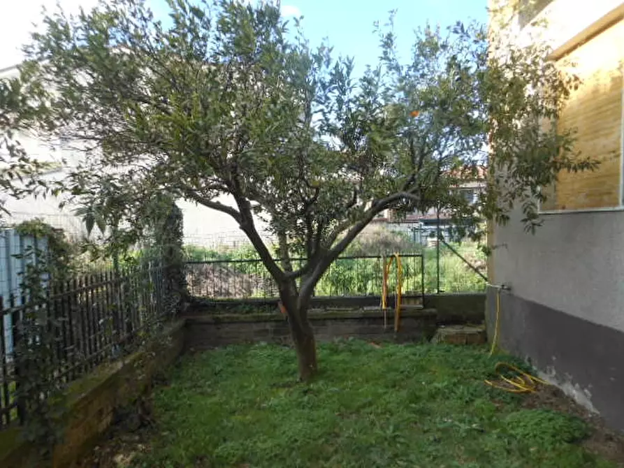 Immagine 4 di Casa indipendente in vendita  a Vairano Patenora