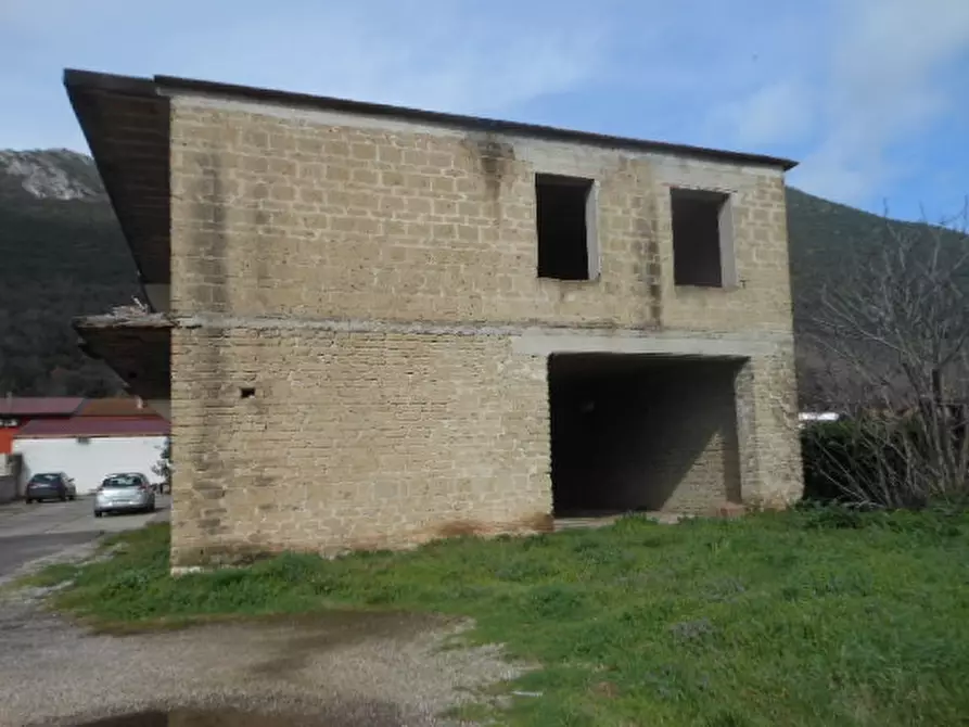 Immagine 4 di Casa indipendente in vendita  a Pietravairano