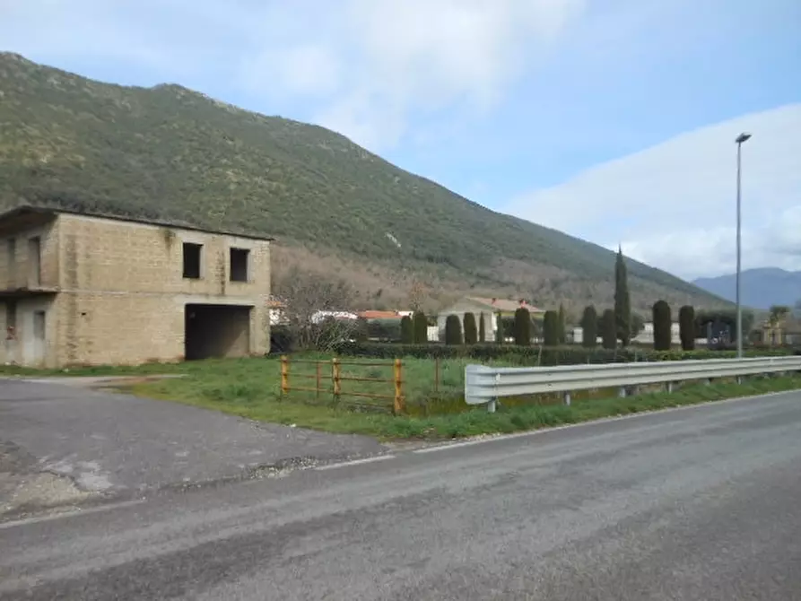 Immagine 5 di Casa indipendente in vendita  a Pietravairano