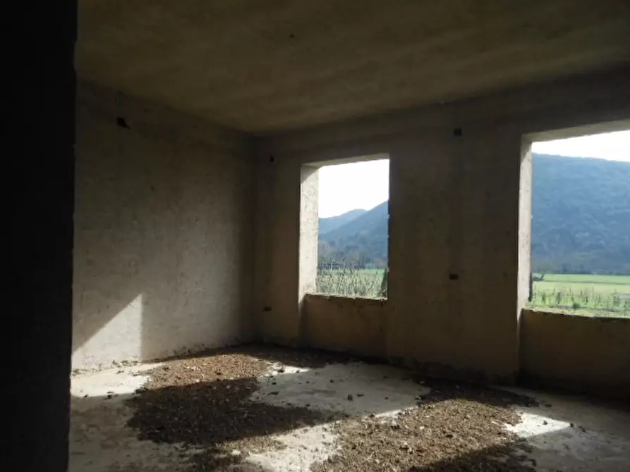 Immagine 7 di Casa indipendente in vendita  a Pietravairano