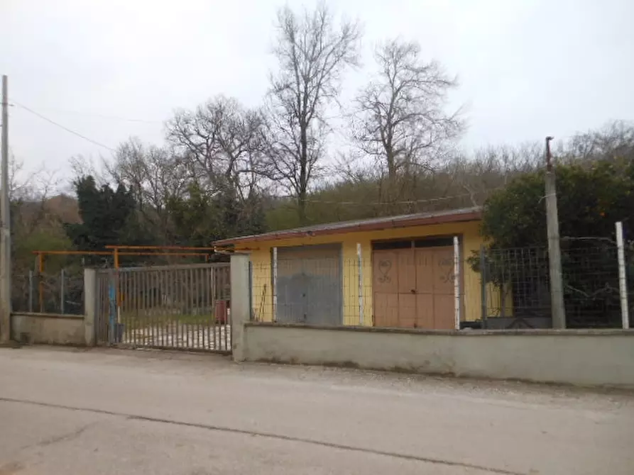 Immagine 9 di Casa indipendente in vendita  a Teano