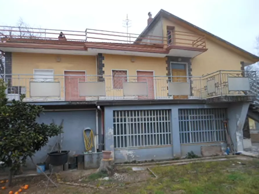 Immagine 10 di Casa indipendente in vendita  a Teano