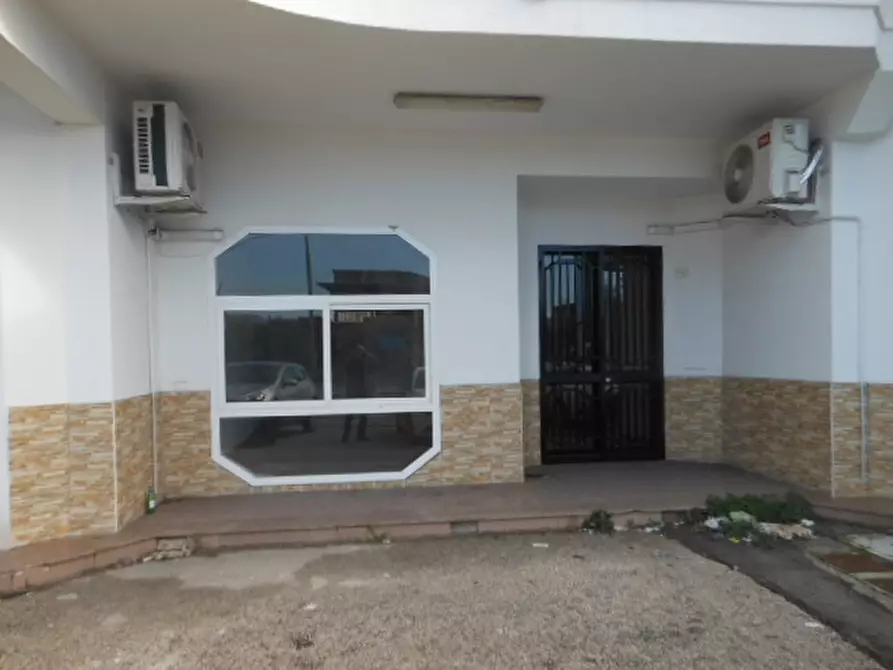 Immagine 1 di Locale commerciale in vendita  in VIA NAPOLI a Vairano Patenora