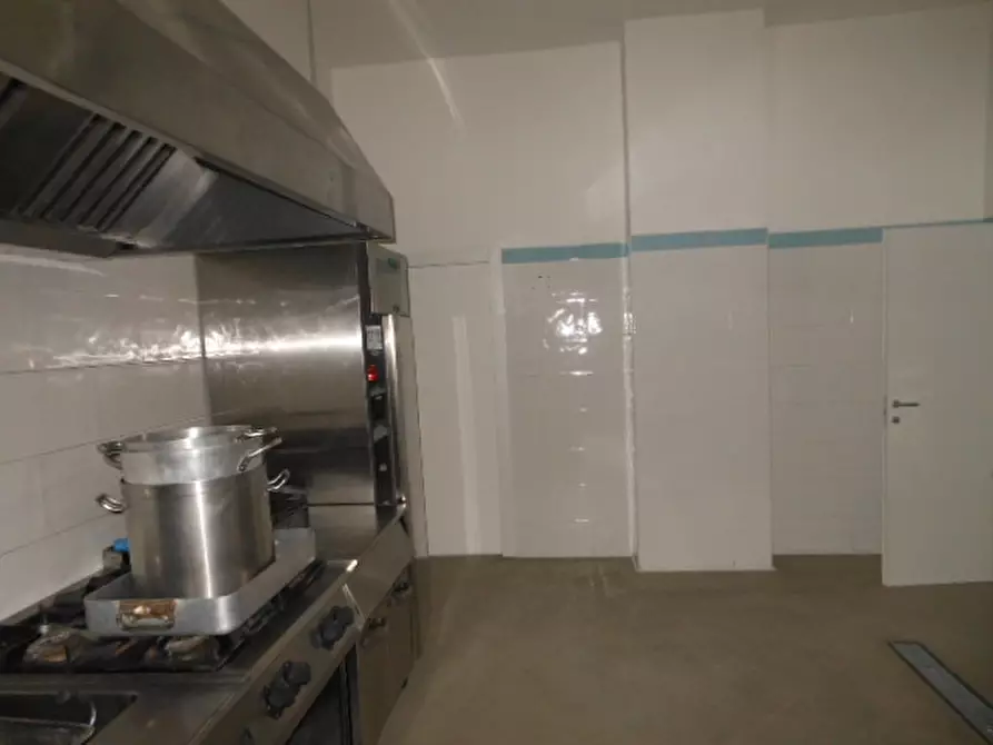 Immagine 7 di Locale commerciale in vendita  in VIA NAPOLI a Vairano Patenora