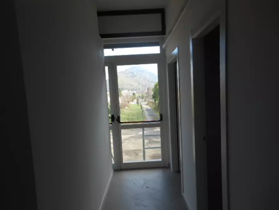 Immagine 8 di Locale commerciale in vendita  in VIA NAPOLI a Vairano Patenora