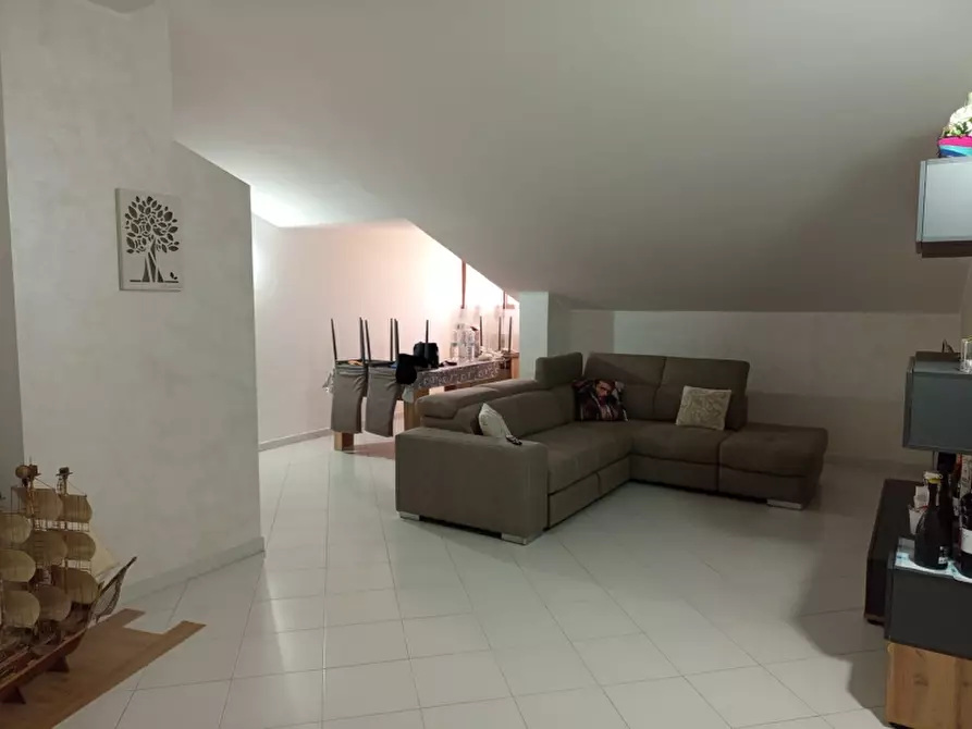 Immagine 9 di Appartamento in vendita  a Teano