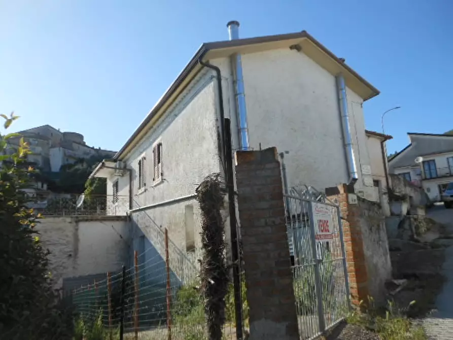 Immagine 2 di Casa indipendente in vendita  a Ailano