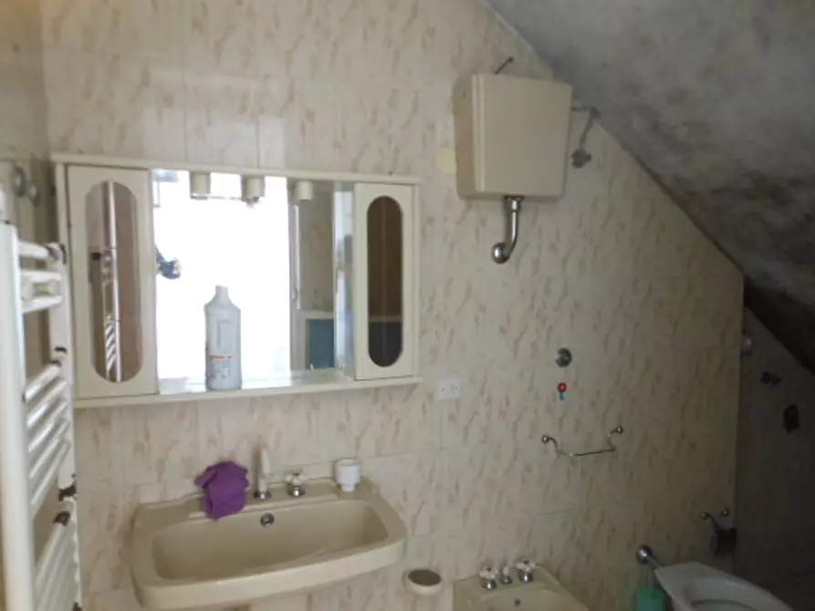 Immagine 15 di Casa indipendente in vendita  a Ailano