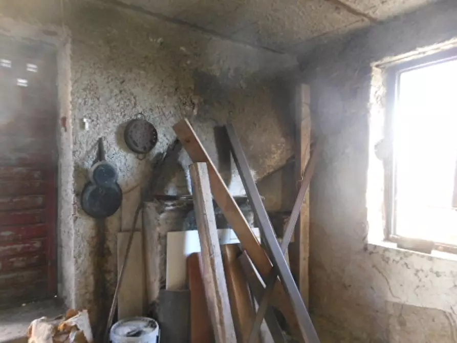 Immagine 18 di Casa indipendente in vendita  a Ailano