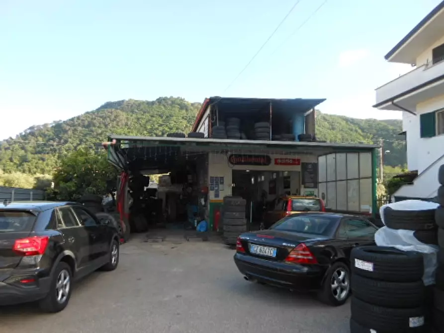 Immagine 2 di Locale commerciale in vendita  in VIALE VOLTURNO a Vairano Patenora