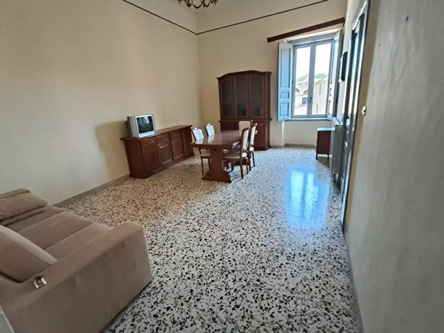 Immagine 18 di Appartamento in vendita  a Teano
