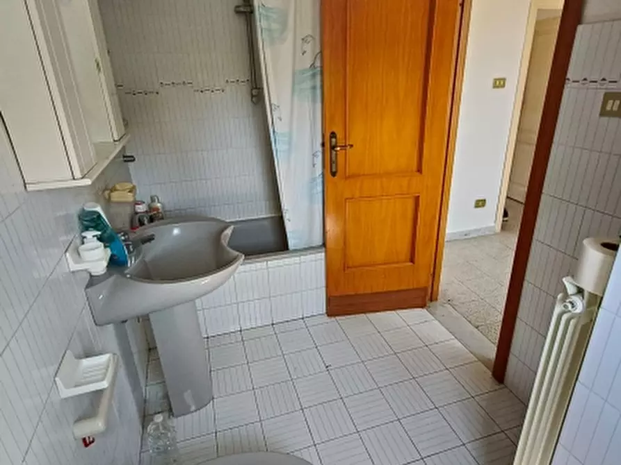 Immagine 6 di Appartamento in vendita  a Teano