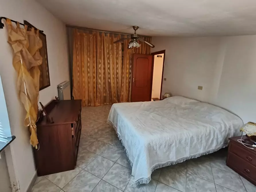 Immagine 15 di Porzione di casa in vendita  a Teano