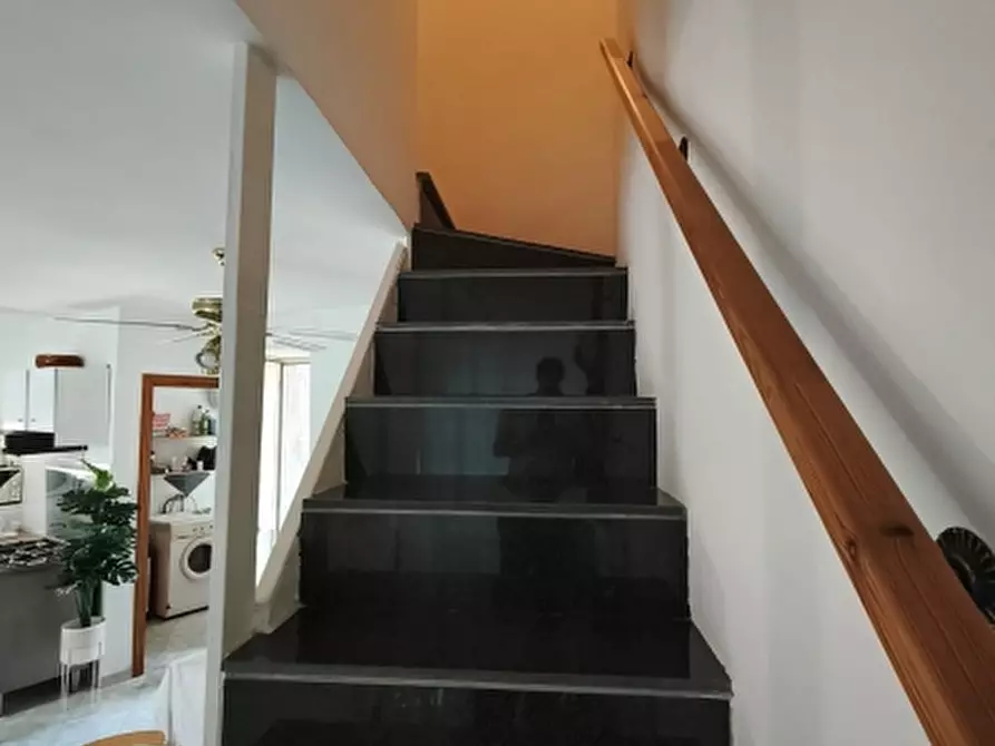 Immagine 17 di Porzione di casa in vendita  a Teano