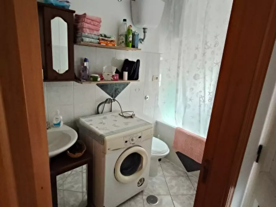 Immagine 20 di Porzione di casa in vendita  a Teano