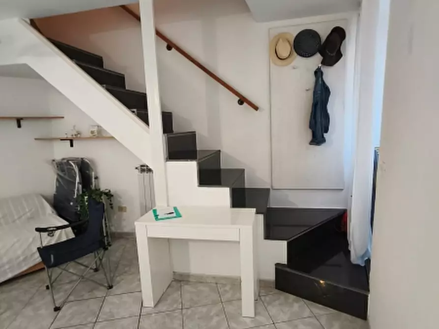 Immagine 5 di Porzione di casa in vendita  a Teano