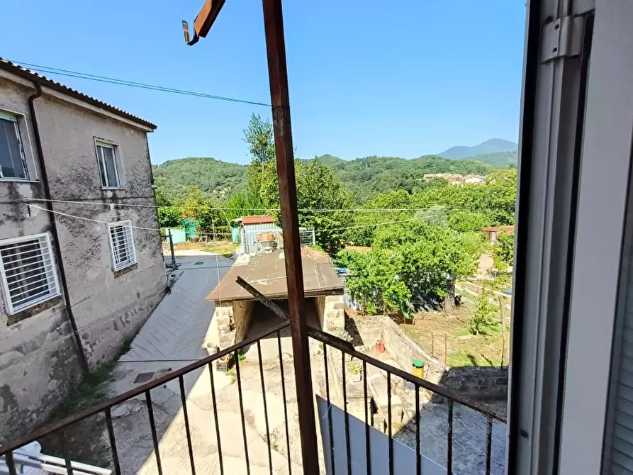 Immagine 22 di Porzione di casa in vendita  a Teano