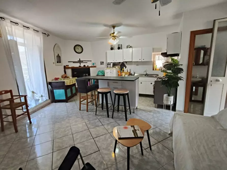 Immagine 23 di Porzione di casa in vendita  a Teano