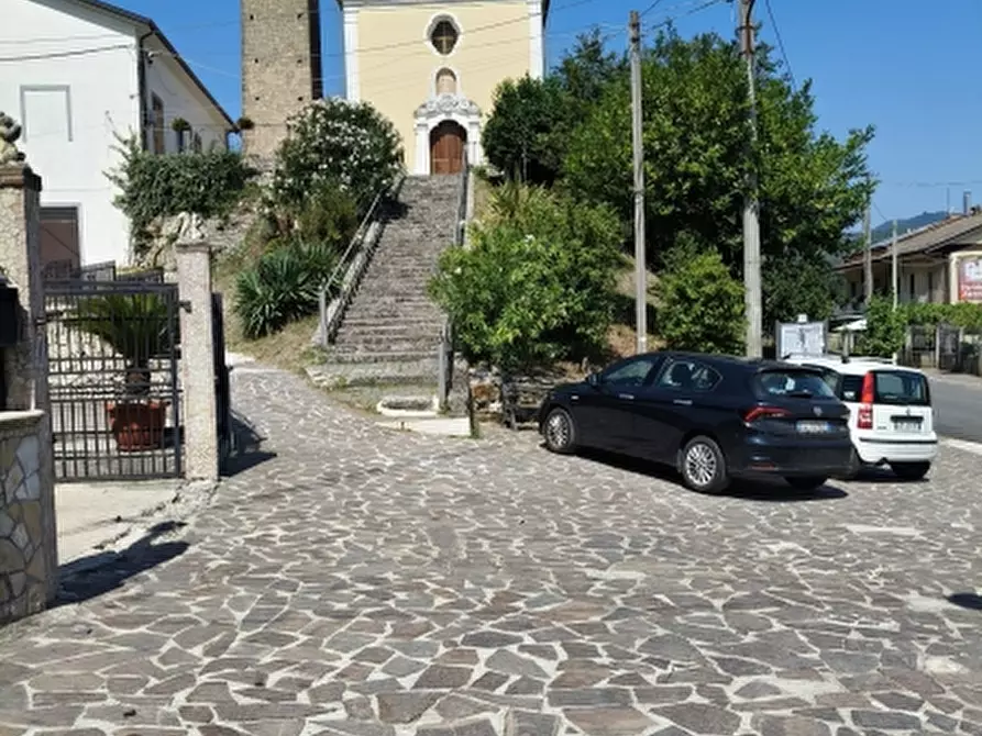 Immagine 2 di Porzione di casa in vendita  a Teano