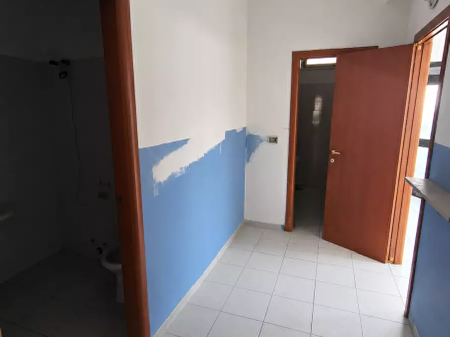 Immagine 8 di Locale commerciale in affitto  in Via Napoli 208 a Vairano Patenora