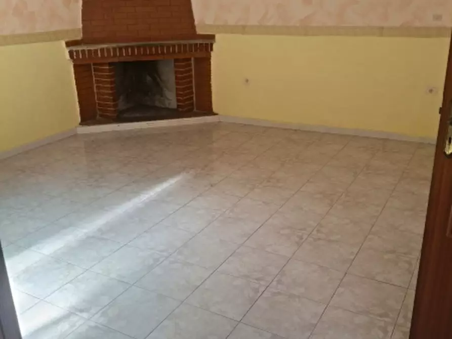 Immagine 2 di Appartamento in vendita  a Teano
