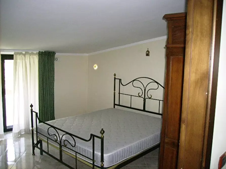 Immagine 12 di Attico in vendita  in Via Napoli a Vairano Patenora