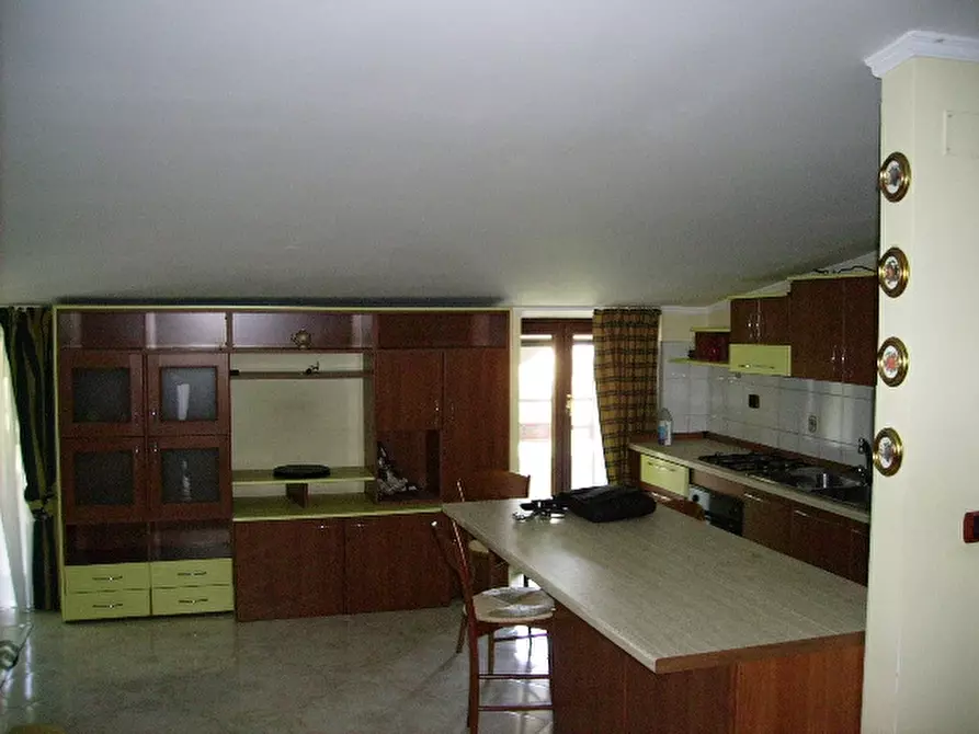 Immagine 5 di Attico in vendita  in Via Napoli a Vairano Patenora