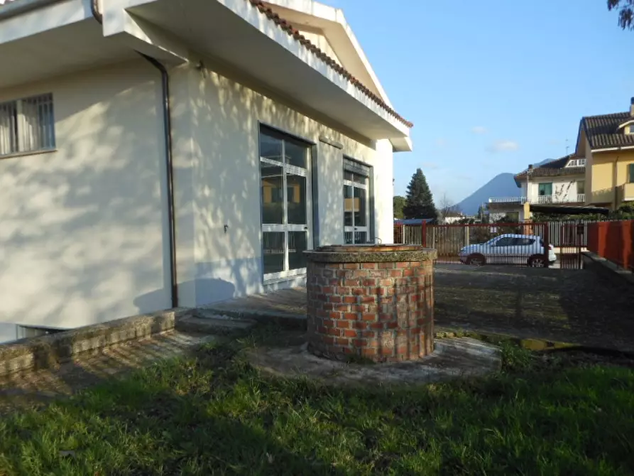 Immagine 9 di Locale commerciale in vendita  a Pietramelara