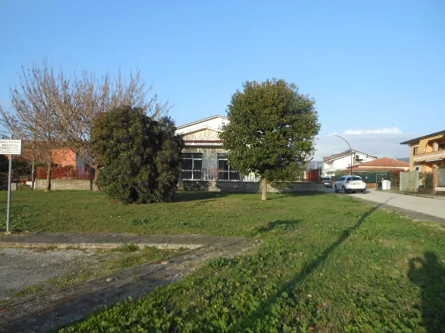 Immagine 10 di Locale commerciale in vendita  a Pietramelara