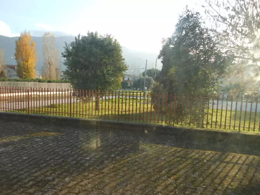 Immagine 21 di Locale commerciale in vendita  a Pietramelara