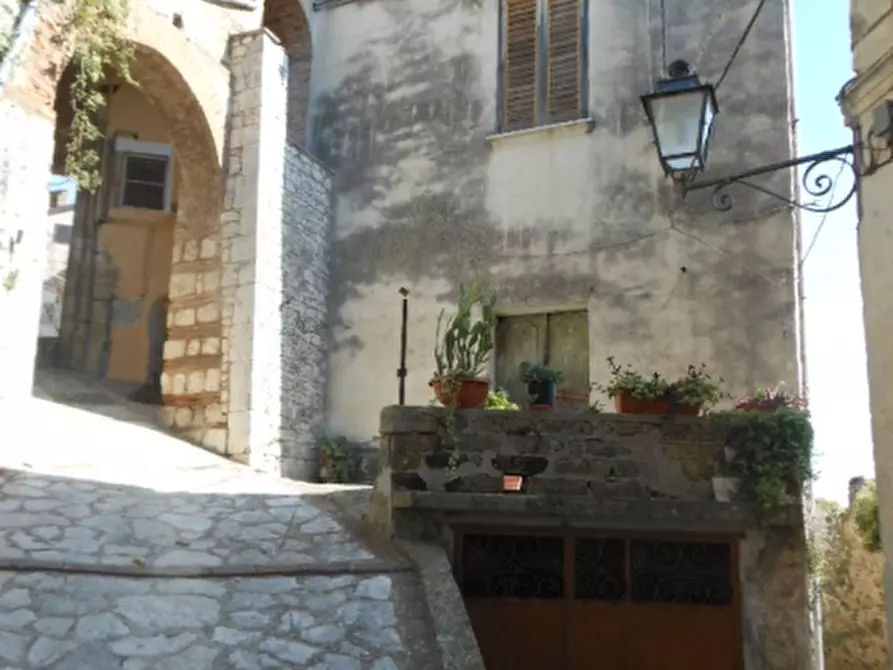 Immagine 2 di Porzione di casa in vendita  a Pietravairano