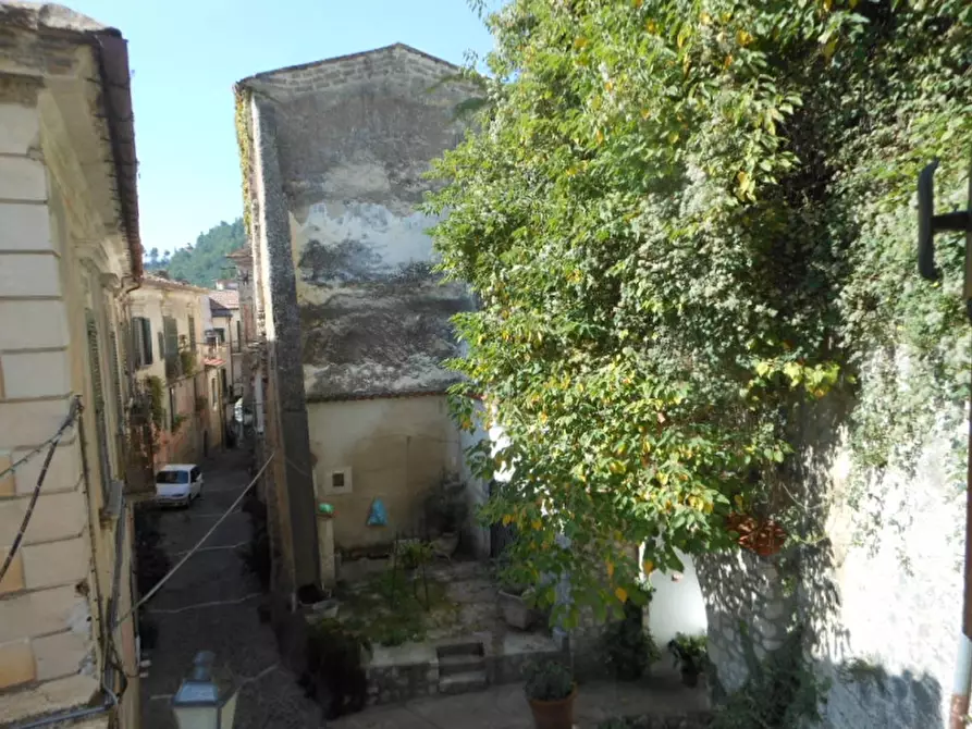 Immagine 14 di Porzione di casa in vendita  a Pietravairano