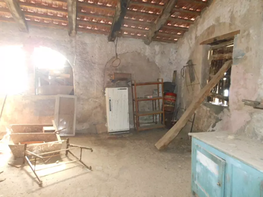 Immagine 20 di Porzione di casa in vendita  a Pietravairano