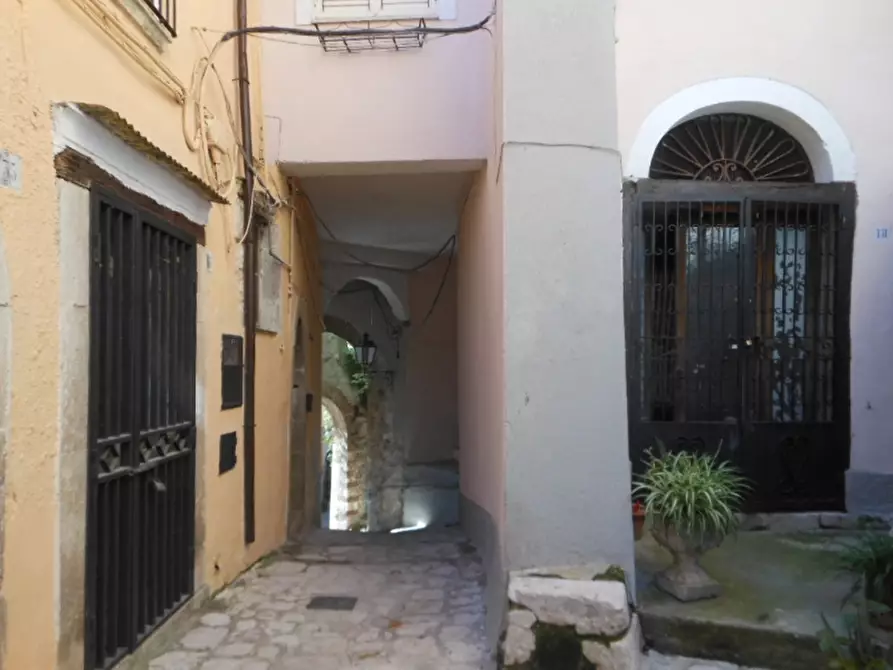 Immagine 3 di Porzione di casa in vendita  a Pietravairano